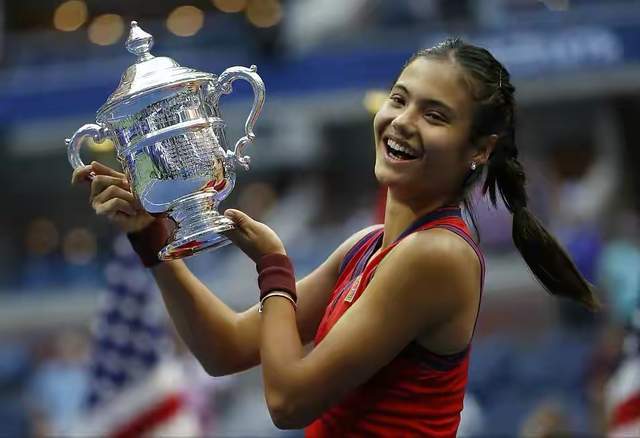 她不仅要在 她不仅要在