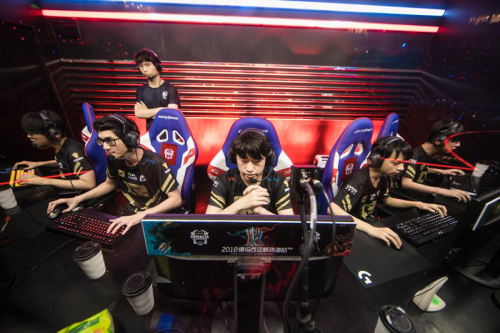 需要全力以 需要全力以